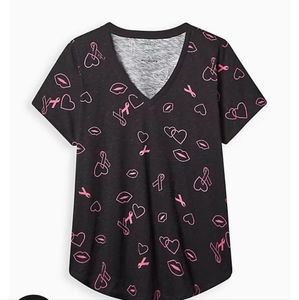 Torrid Girlfriend Tee with 🎀🩷💋 Print 2x (18-20) NWT